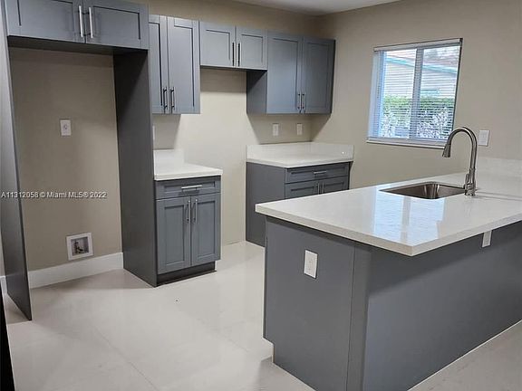 5th image of 2720 NW 20th St #1