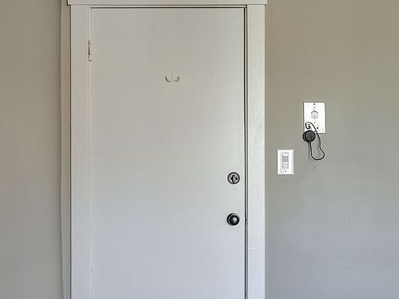 3rd image of 606 S 32nd Ave #6