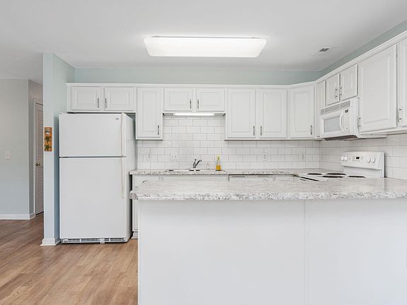 2nd image of 414 McGlamery St APT 10