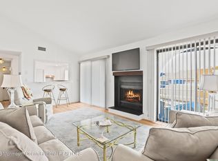 80 Tower Hill Dr, Red Bank, NJ 07701