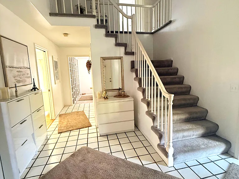 1667 Ross Dr — Photo 9