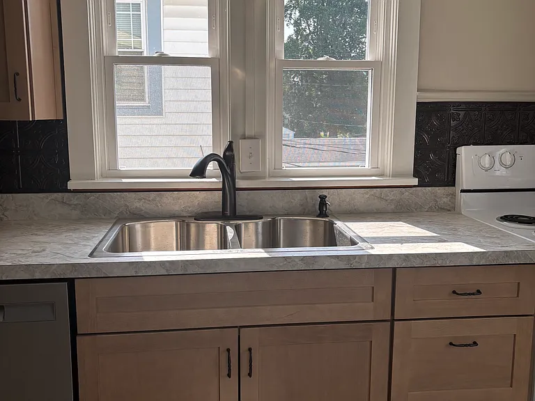 331 Eldred St #2 — Photo 1