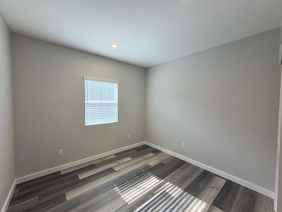 2nd image of 4965 Imperial Ave Unit 6