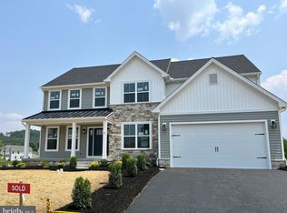 303 Chatsworth Ct, Reading, PA 19608