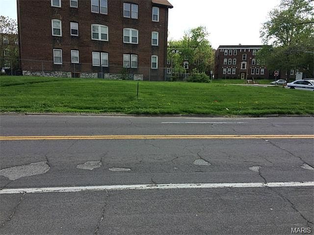 1st image of 820 Eastgate Ave