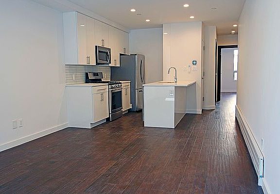 4th image of 22-60 21st St