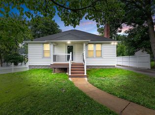 10574 Oak Ave, Saint Louis, MO 63114