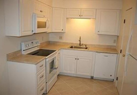 4th image of 2 Chapel Hill Dr APT 6