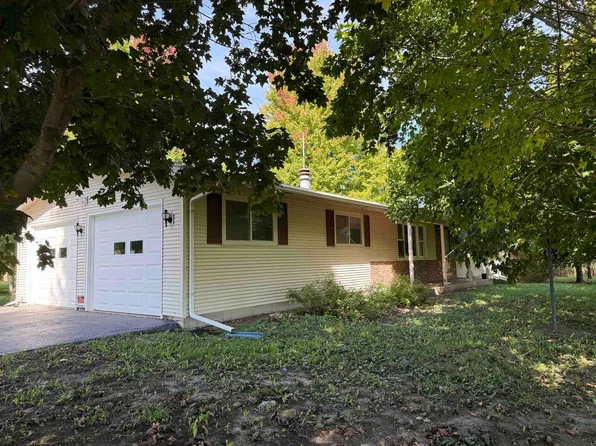 4002 S Bolton Rd, Freeport, IL 61032
