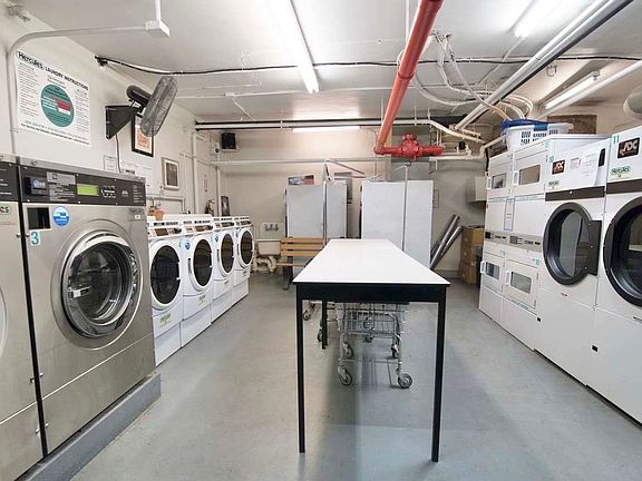 4th image of 330 W 45th St #B