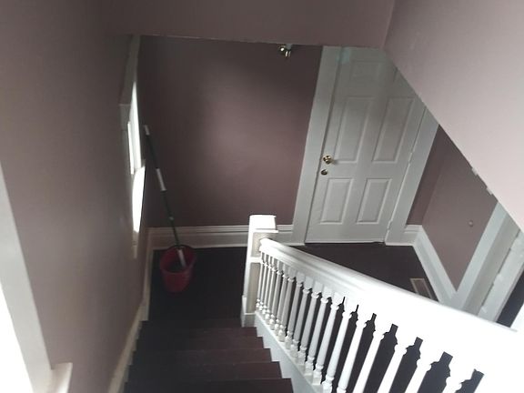 3rd image of 804 Ewing Ave