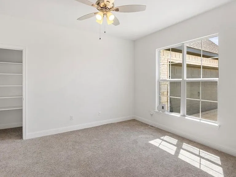 3817 Amber Rd — Photo 3