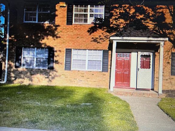 2nd image of 50 Garden View Ter Unit 2