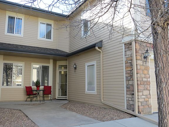 Enter through front door or garage with no steps.