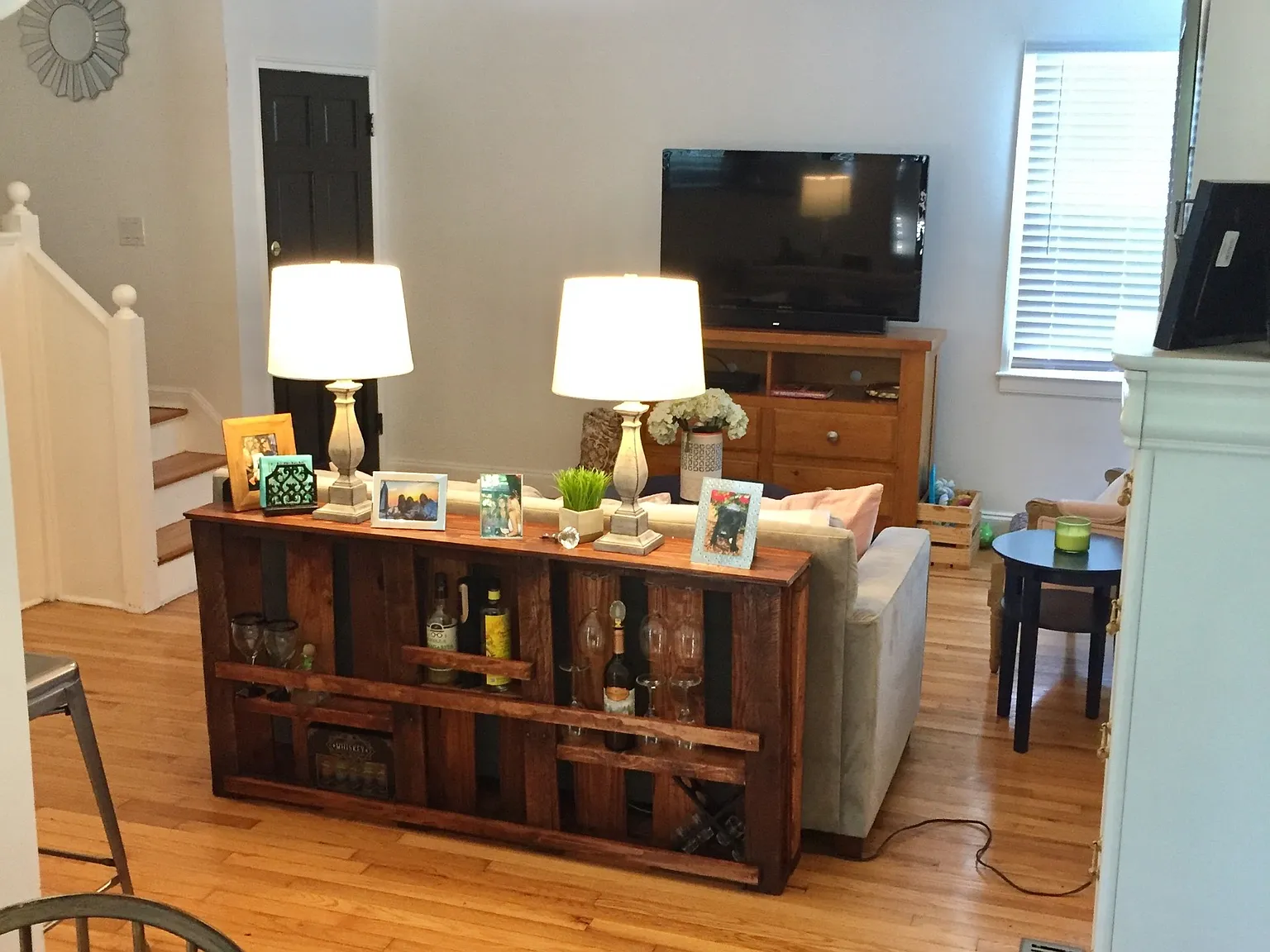 2 bed, 850 sqft, $1,995 — Photo 3