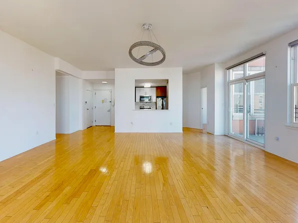 135 Oceana Drive East image 2 of 36