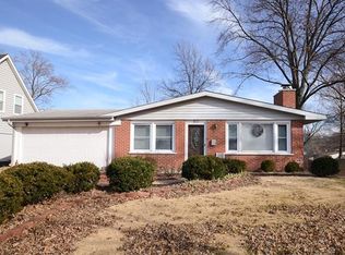 822 Doerwood Ct, Saint Louis, MO 63122