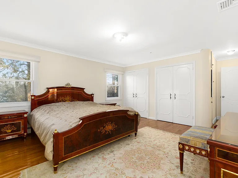 70 Longfellow Rd — Photo 9