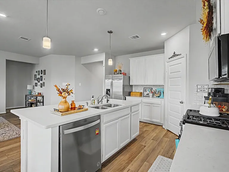 10842 Cliffs View Dr — Photo 16