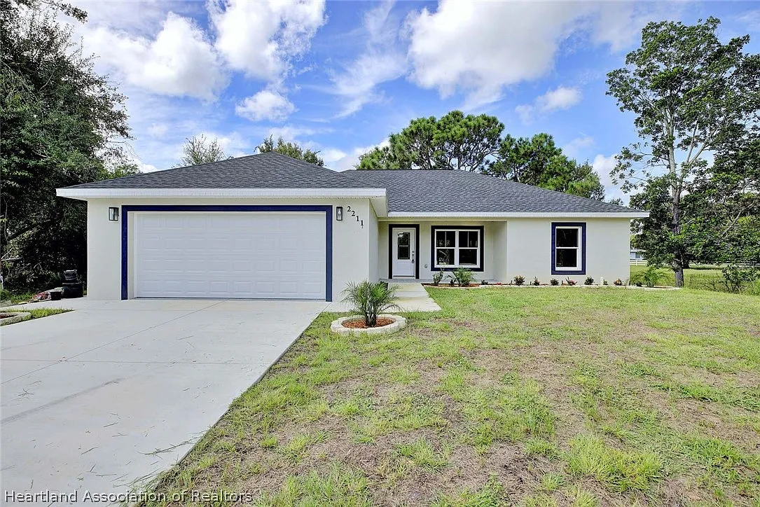 3 bed, 2.0 bath, 1700 sqft, $1,900 — Photo 2