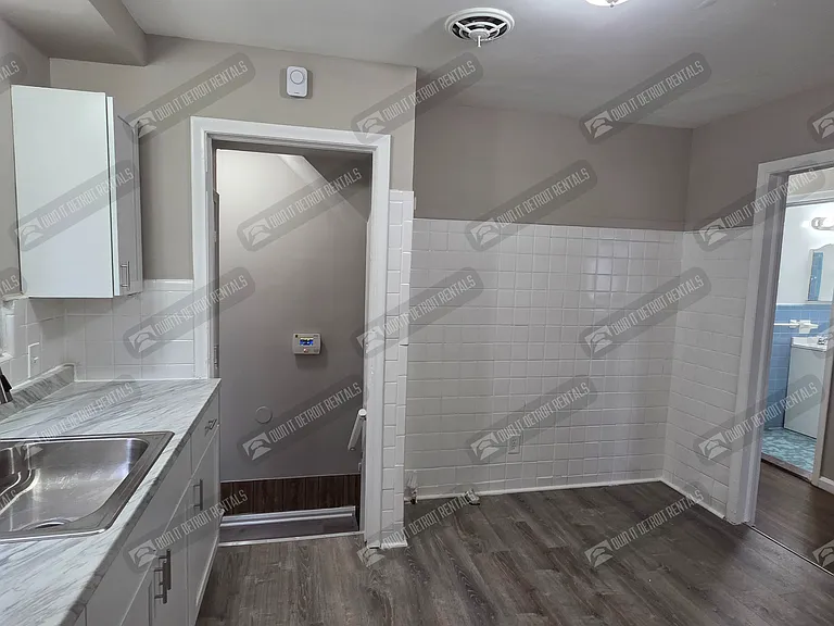 15039 Eastburn St — Photo 17