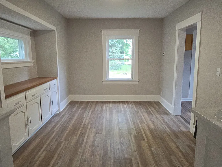 3827 1/2 Lockwood Ave — Photo 5