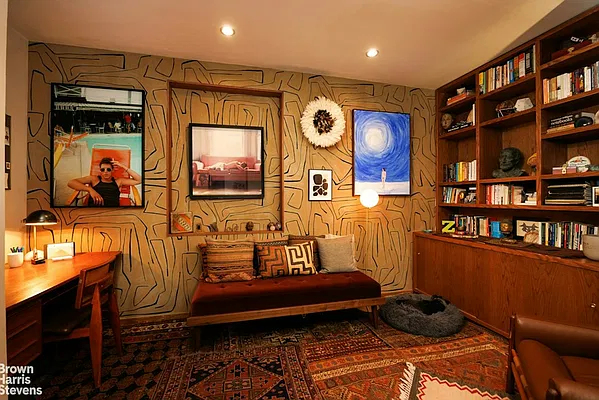 Office, photo 1