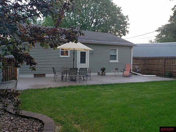3rd image of 1124 Highland Ave
