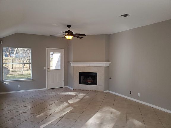 4th image of 719 Birch Brook Dr