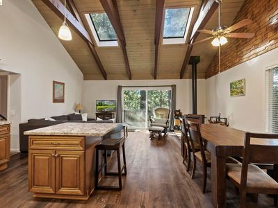 24144 Olo Win Trl, Mi Wuk Village, CA, 95346
