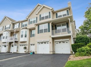 33 Clearbrook Ln, Flemington, NJ 08822