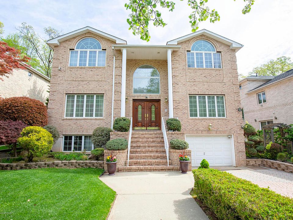 1st image of 151 Chapin Ave