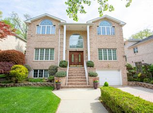 151 Chapin Ave, Staten Island, NY 10304