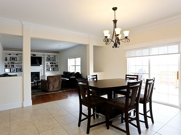 4th image of 18 Rosemary Ct