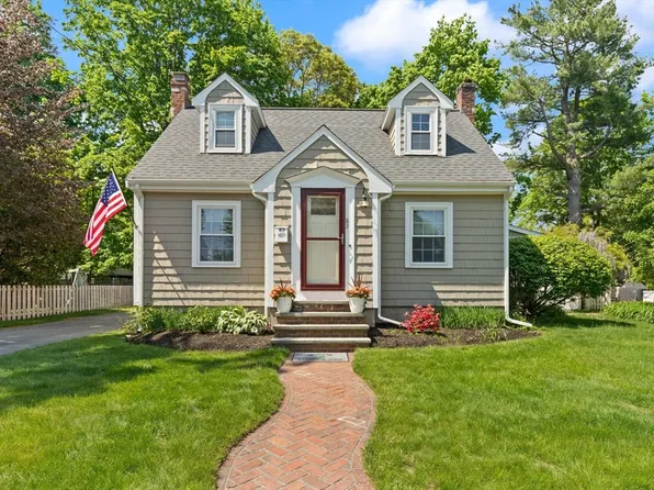 85 Mineral St, Reading, MA 01867