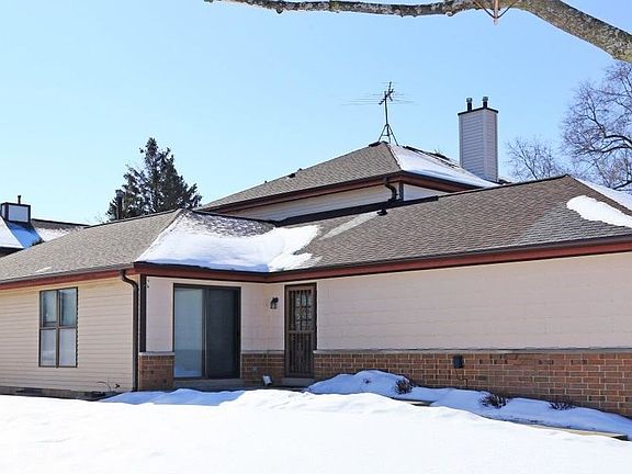5th image of 8821 W Knoll Ct #48