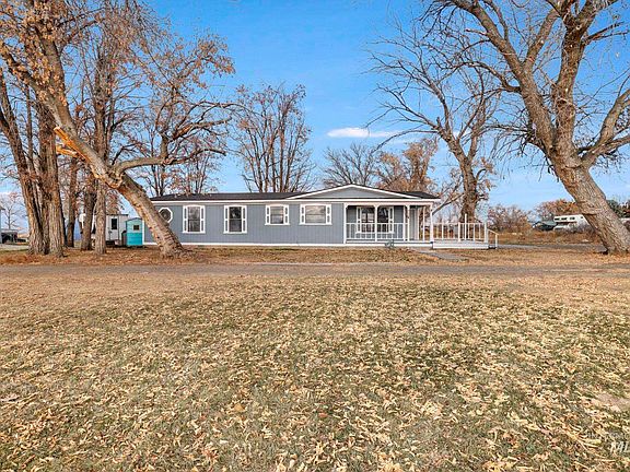 3rd image of 806 W Avenue D
