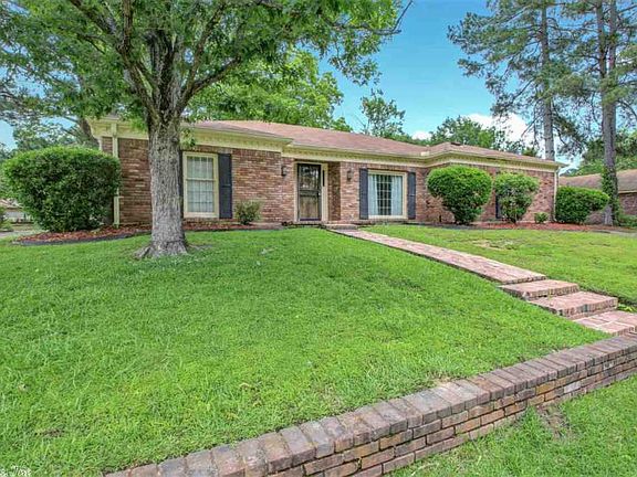 3rd image of 3903 Lincoln Green Dr