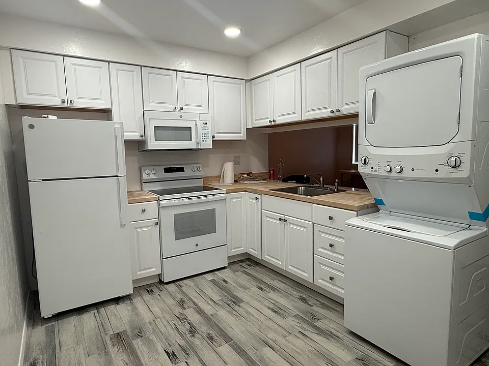 1526 S Columbus Blvd #7