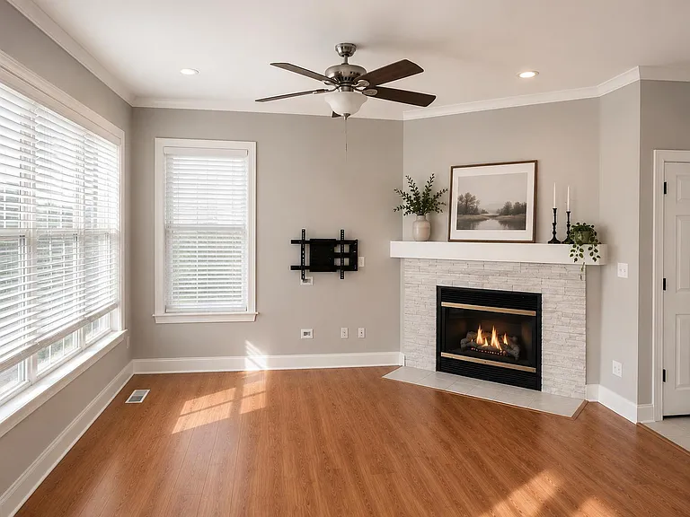 457 Vaughn Cir — Photo 2