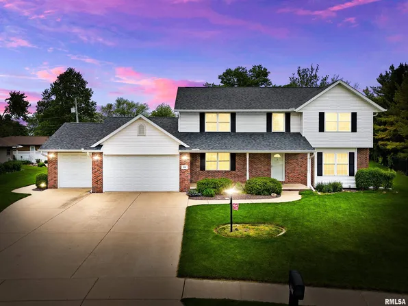 201 Stonecrop Rd, Morton, IL 61550