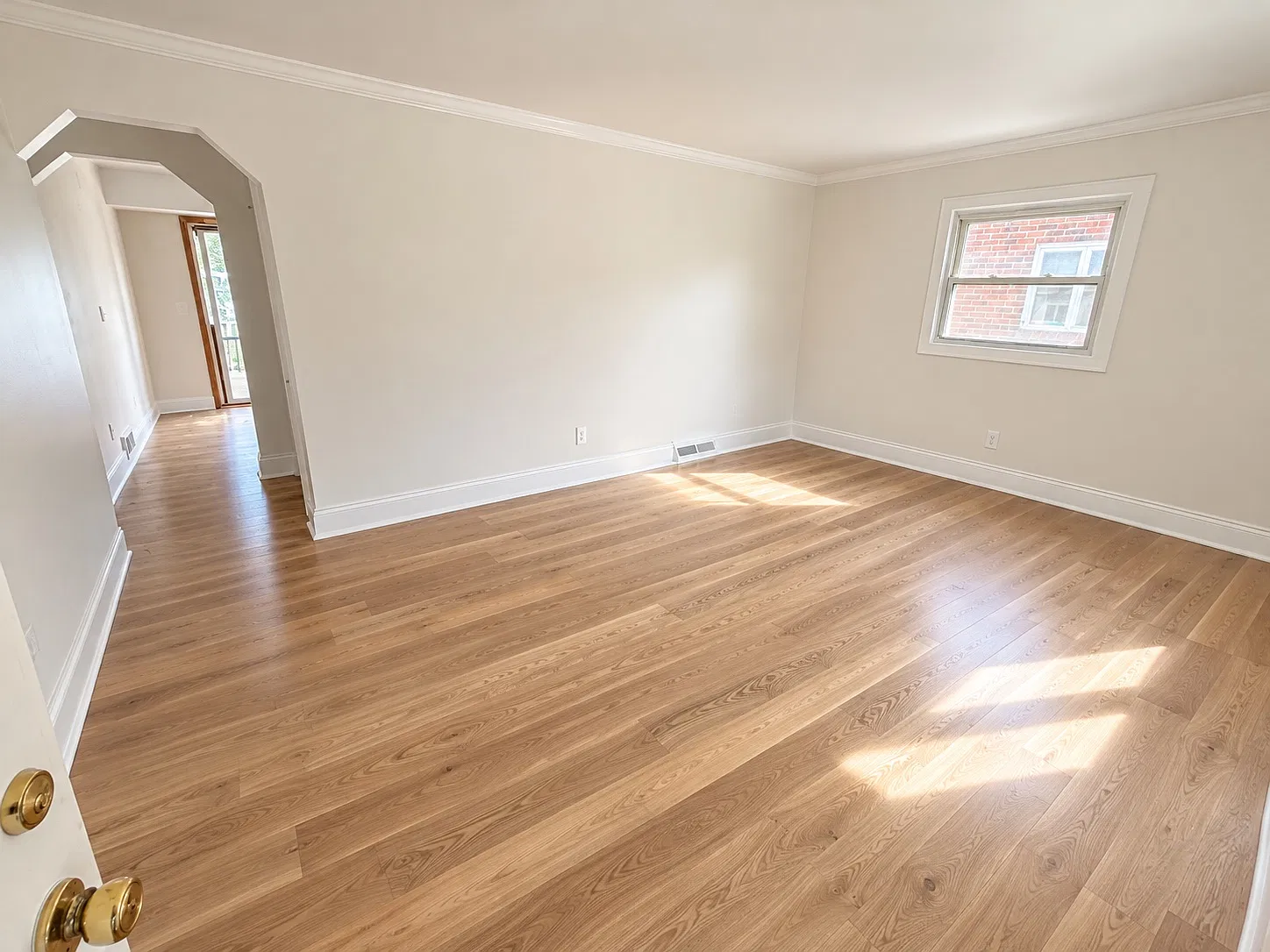 3 bed, 1000 sqft, $1,800 — Photo 4