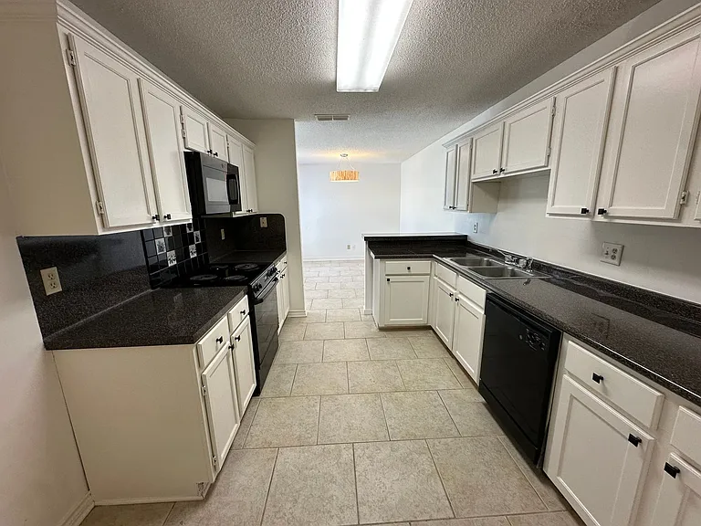 5885 Creek Side Cir — Photo 17