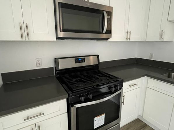 5940 San Fernando Rd #717