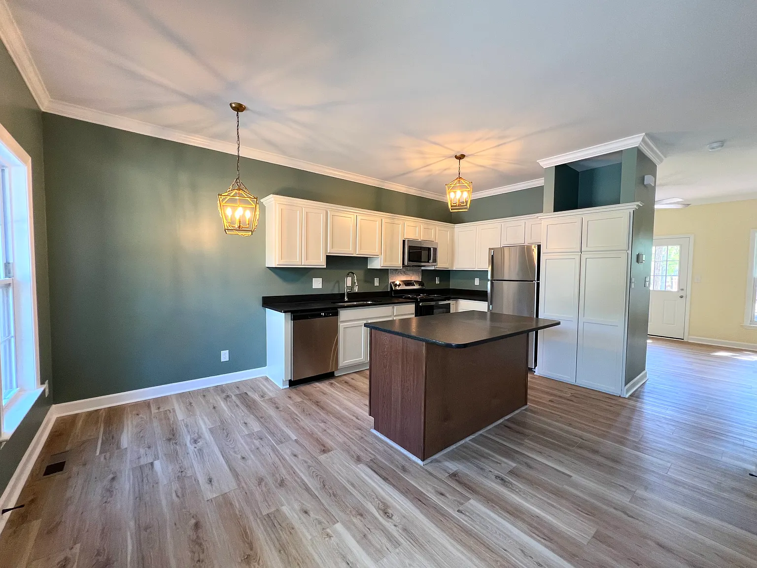 2 bed, 2.5 bath, 1050 sqft, $1,595 — Photo 2