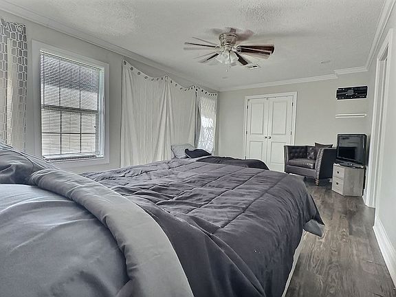 2nd image of 17 Horseshoe Ln