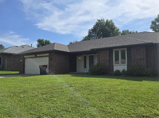 410 Hillcrest Ave, Nixa, MO 65714