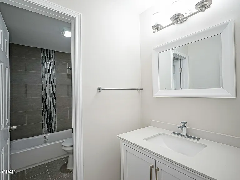 410 S Star Ave — Photo 24