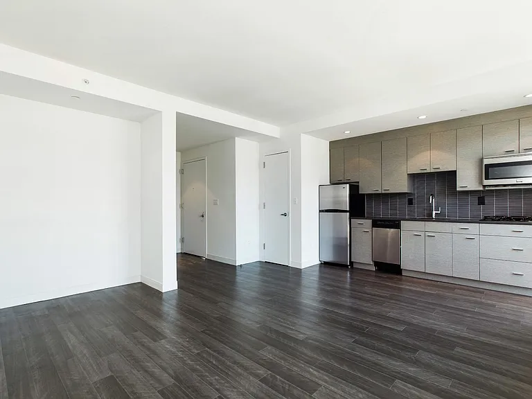 185 Avenue B #4D — Photo 3
