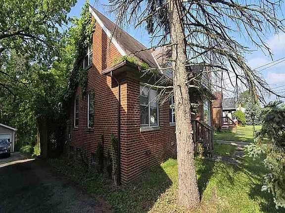 2nd image of 17300 Libby Rd